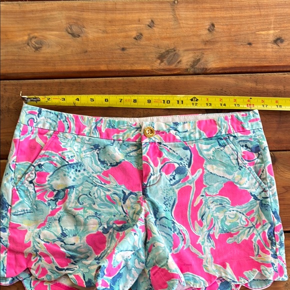 Lilly Pulitzer "Buttercup" stretch short - Picture 7 of 8